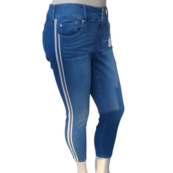 668943....Torrid Skinny Jeans Size 16XS, W34"  24"Inseam 10"Rise - Picture 3 of 6